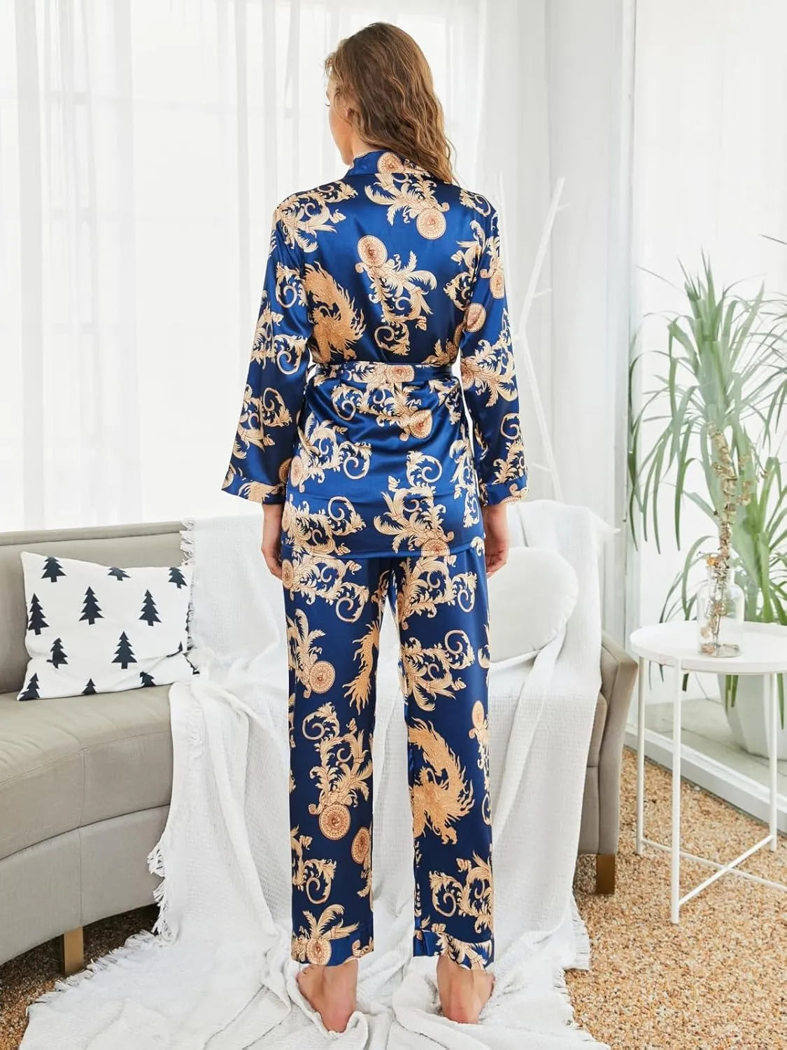 Arwser Women's Silk Satin Pajamas Set 4 Pcs Luxury Sleepwear Cami Top Pjs with Shorts and Robe