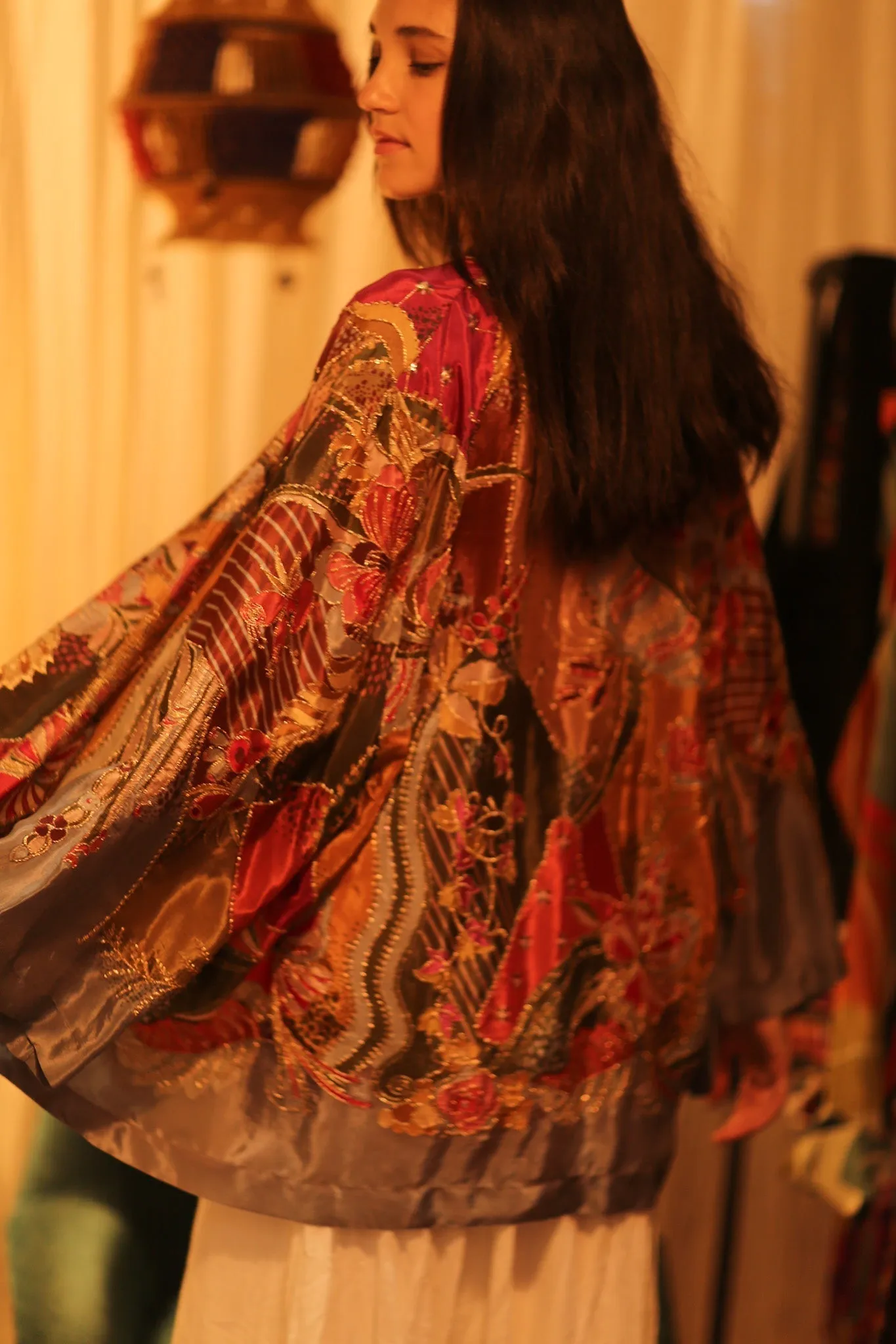 EMBROIDERED SILK SHORT KIMONO CARINE
