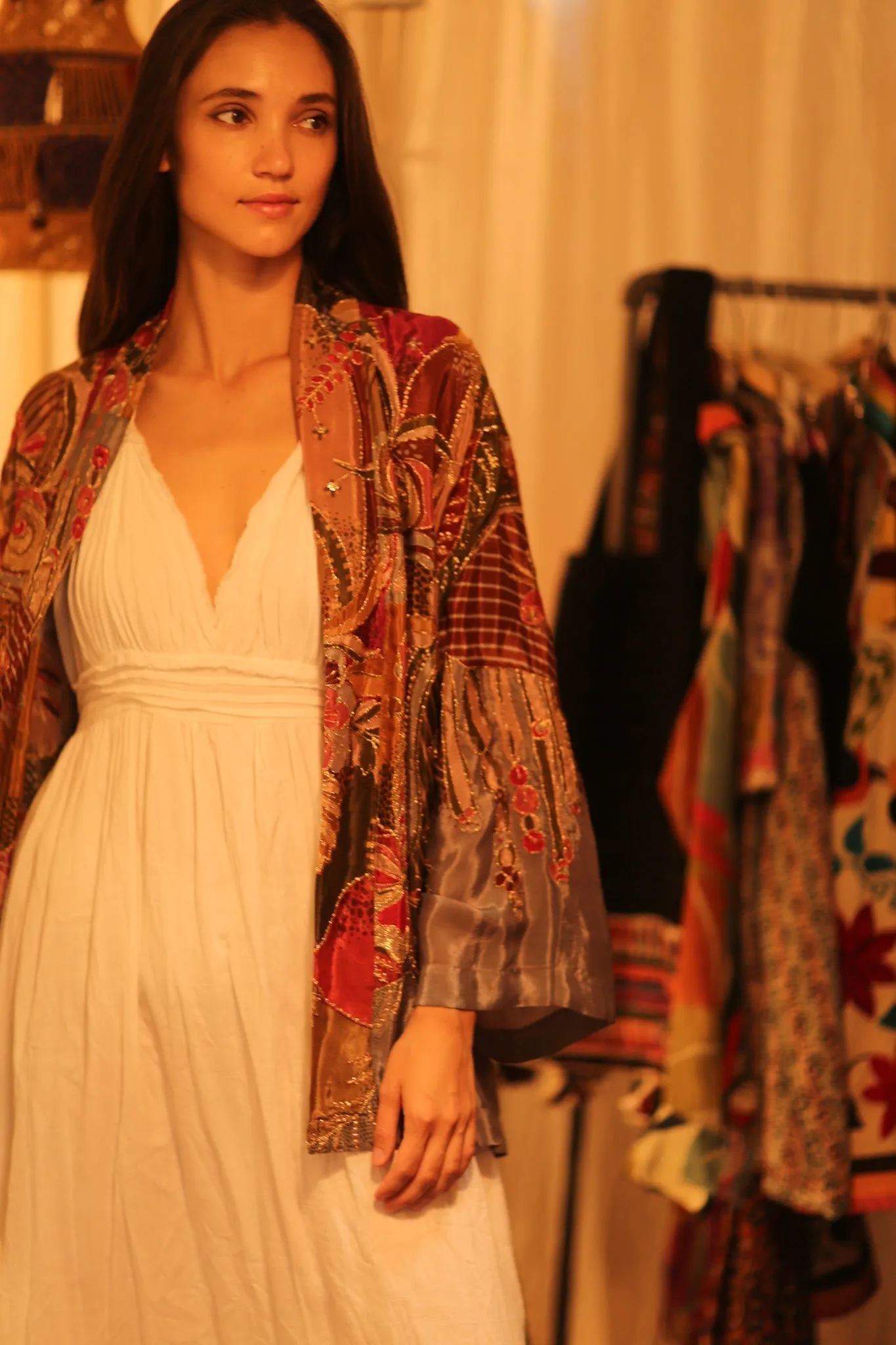 EMBROIDERED SILK SHORT KIMONO CARINE