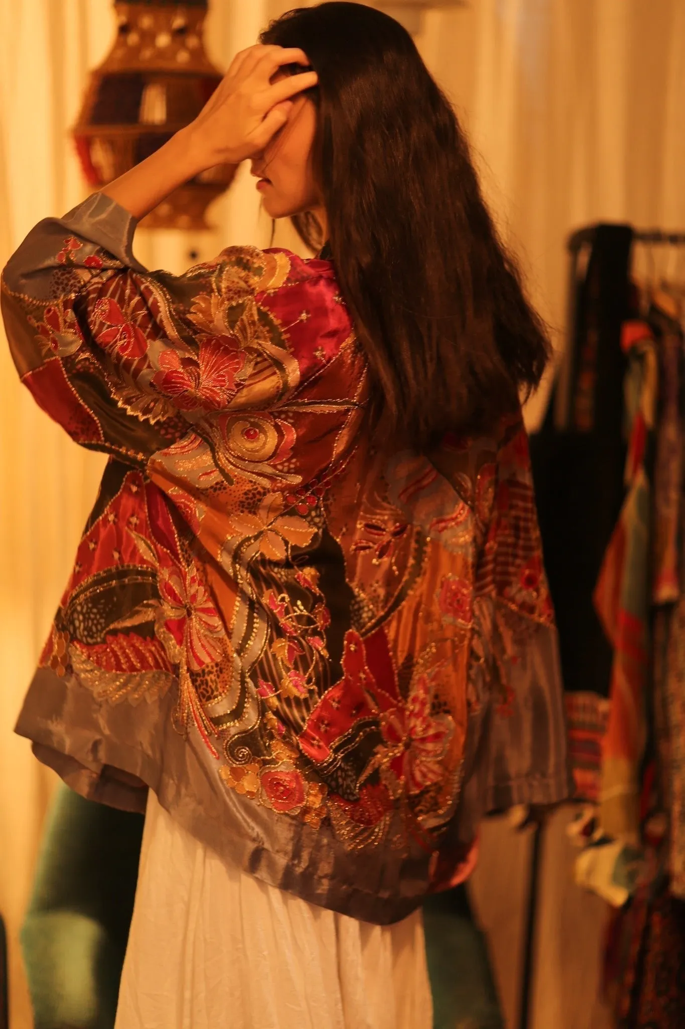 EMBROIDERED SILK SHORT KIMONO CARINE
