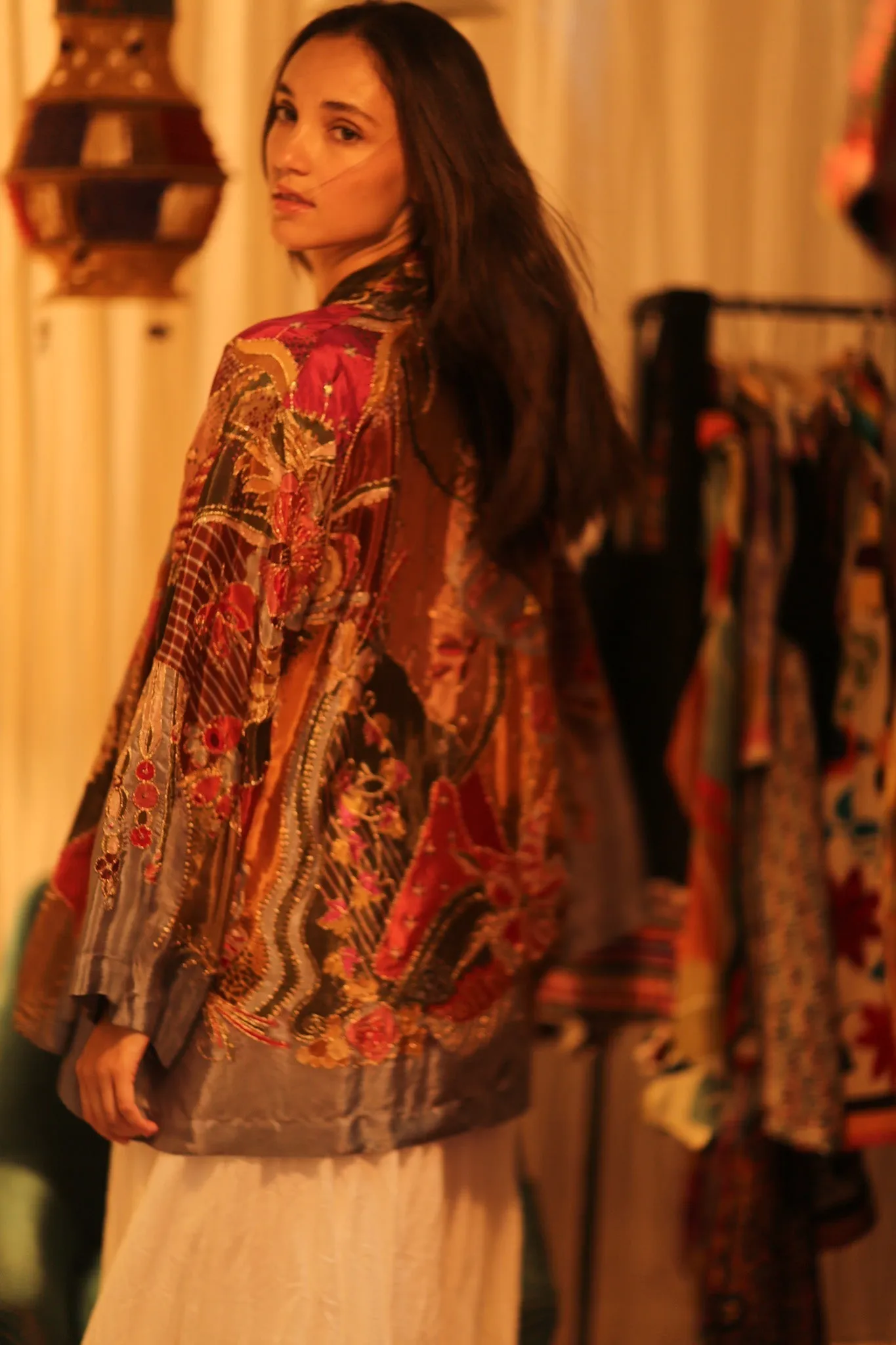 EMBROIDERED SILK SHORT KIMONO CARINE