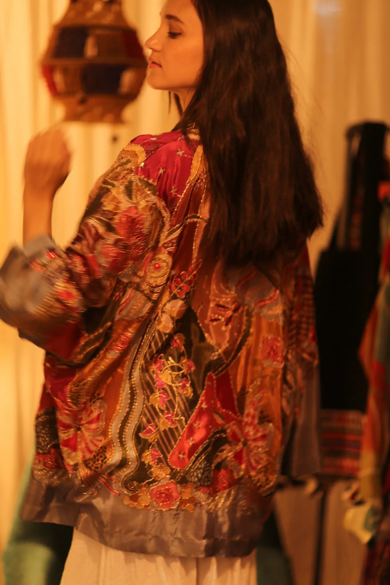 EMBROIDERED SILK SHORT KIMONO CARINE