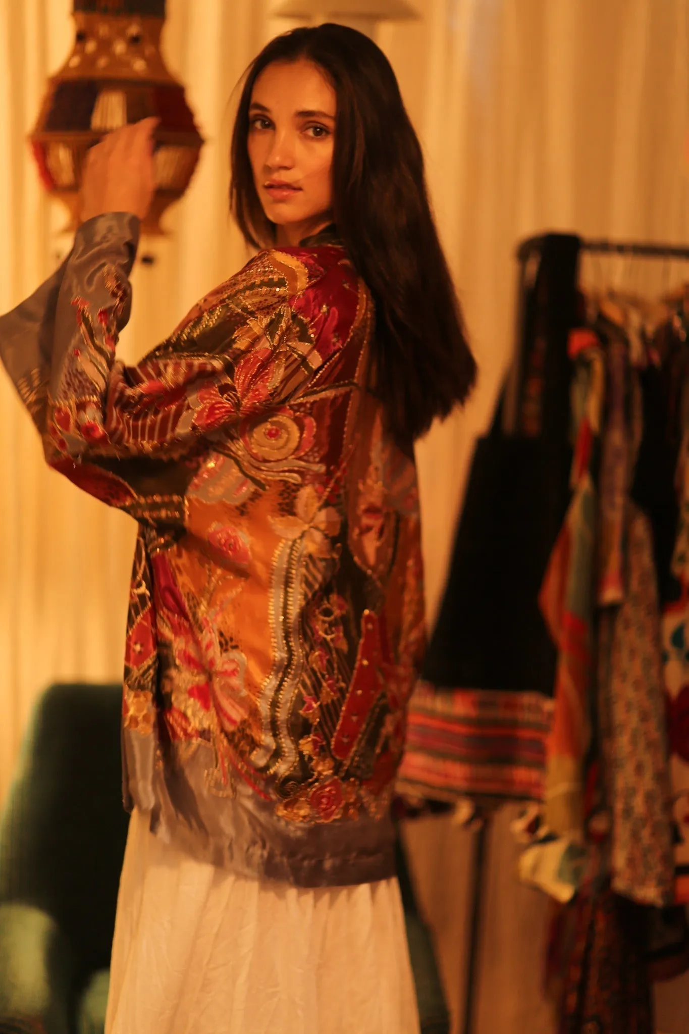 EMBROIDERED SILK SHORT KIMONO CARINE