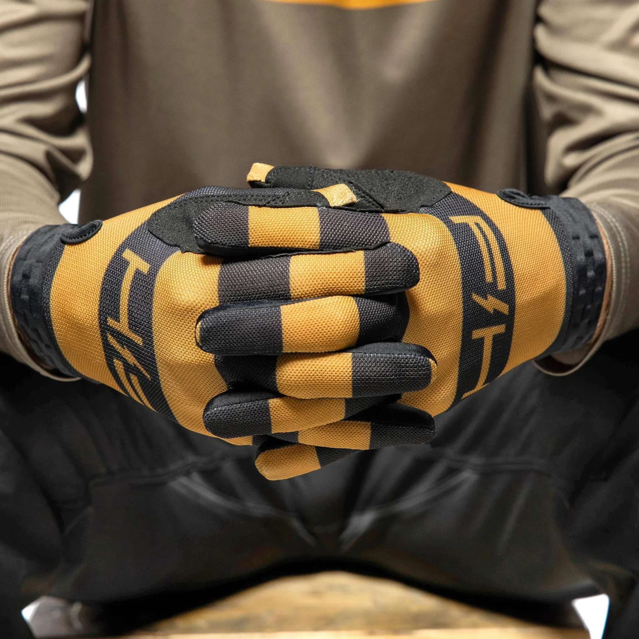 Fasthouse Vapor Ray Gloves - L - Vintage Gold