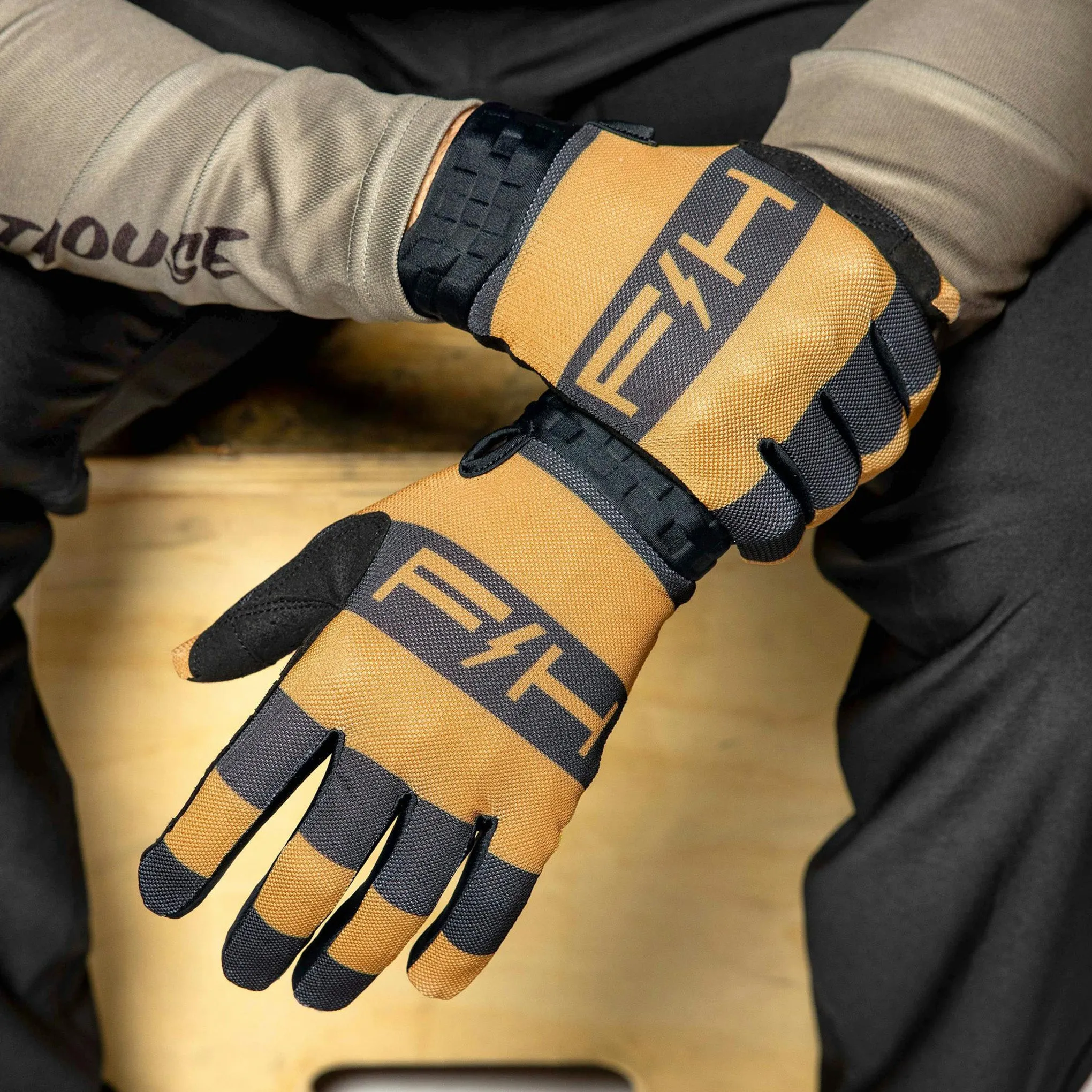Fasthouse Vapor Ray Gloves - L - Vintage Gold