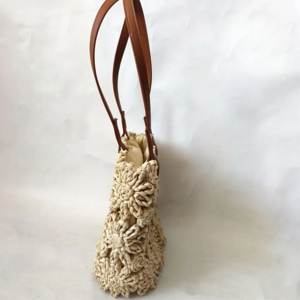 Handbag New Hand-Woven Straw Bag Hollow Bucket Bag Corn Husk Braid Sewn Handbag in Stock Straw Bags Handbag(Beige)