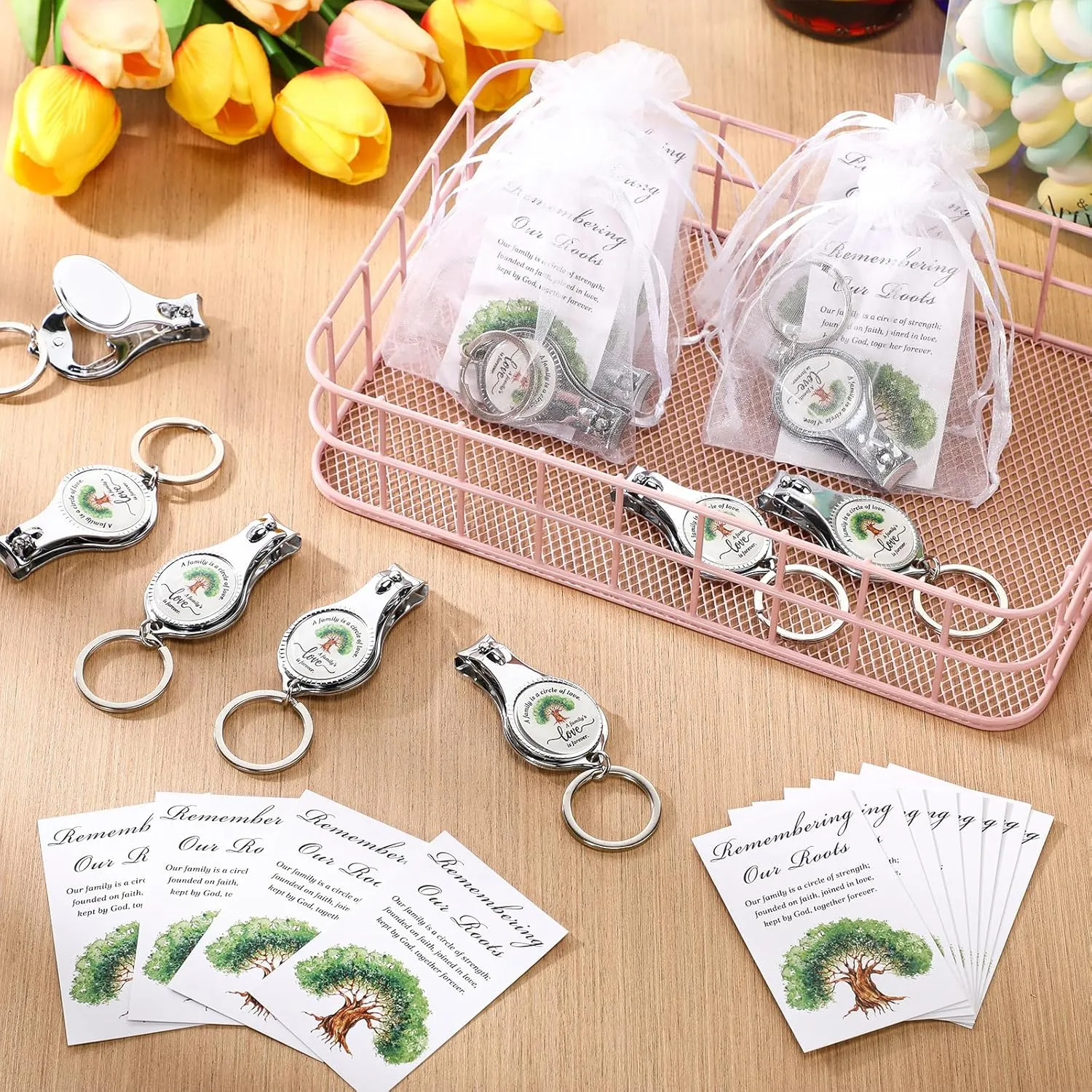 Lasnten 30 Sets Family Reunion Party Favors Decorations Bulk Family Tree Keychain Bottle Opener with Card and Gift Bag for Home Reunion Party Supplies