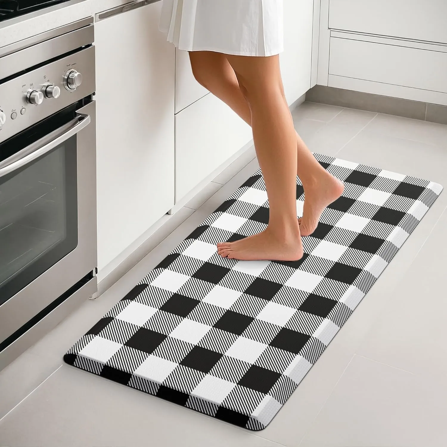 MAYHMYO Kitchen Mat Cushioned 1/2 Inch Thick Anti Fatigue Kitchen Rug Black and White Kitchen Floor Mat Non-Skid & Waterproof Kitchen Rug Comfort Standing Desk Mat for Home Office Sink 17.3"x39"