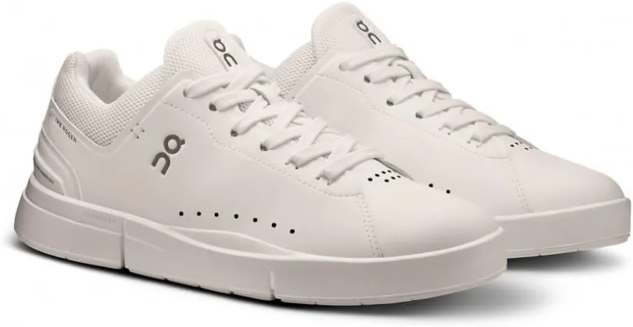 On Women's The Roger Advantage Sneakers