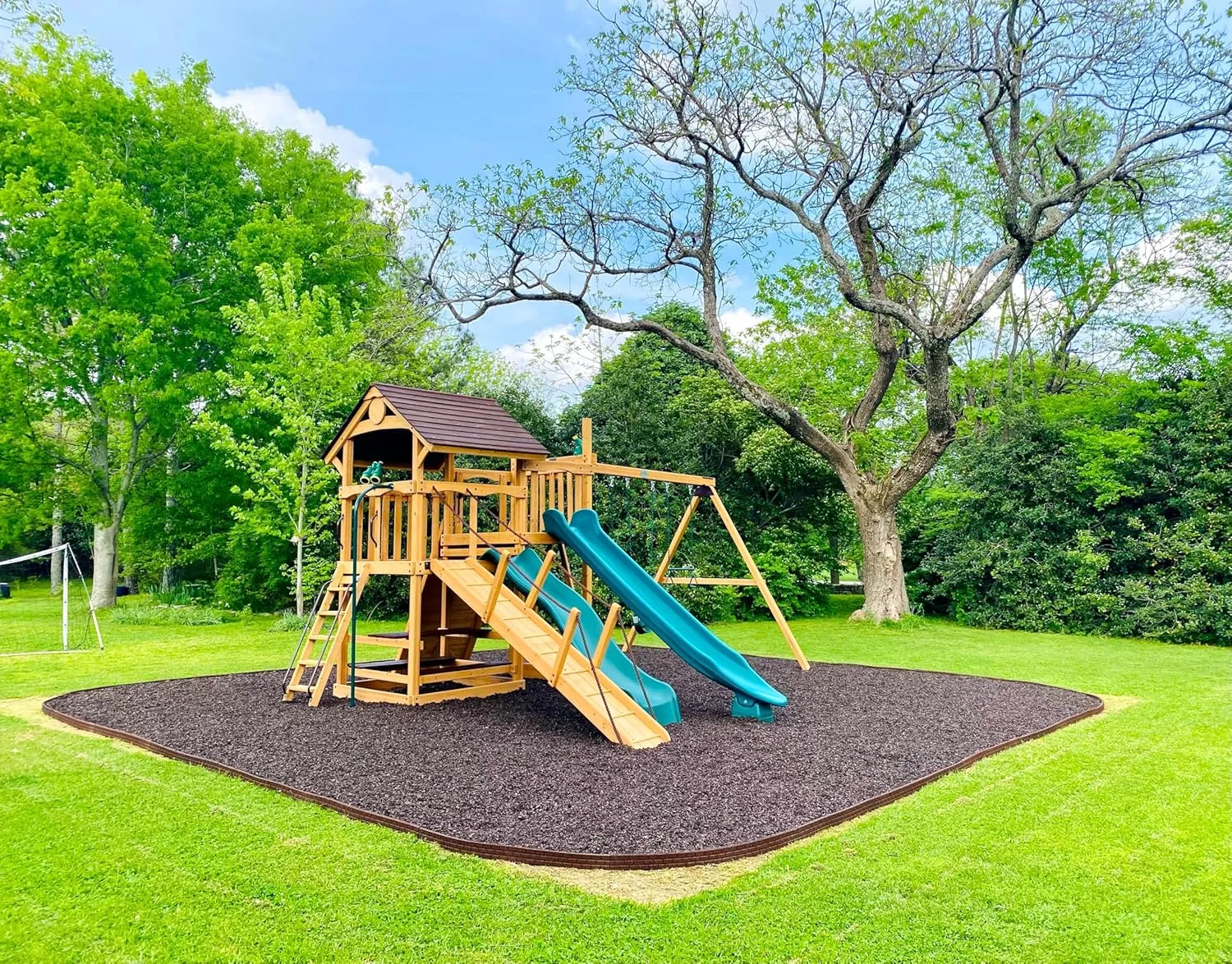 Rubber Mulch for Playgrounds and Landscaping (Brown, 3 Pallets - 150 Bags - 225 Cu Ft - 6,000 lbs)
