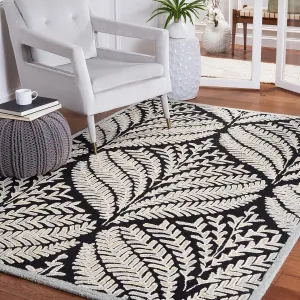 SAFAVIEH Capri Collection Area Rug - 7' Square, Black & Ivory, Handmade Wool, Ideal for High Traffic Areas in Living Room, Bedroom (CPR208Z)