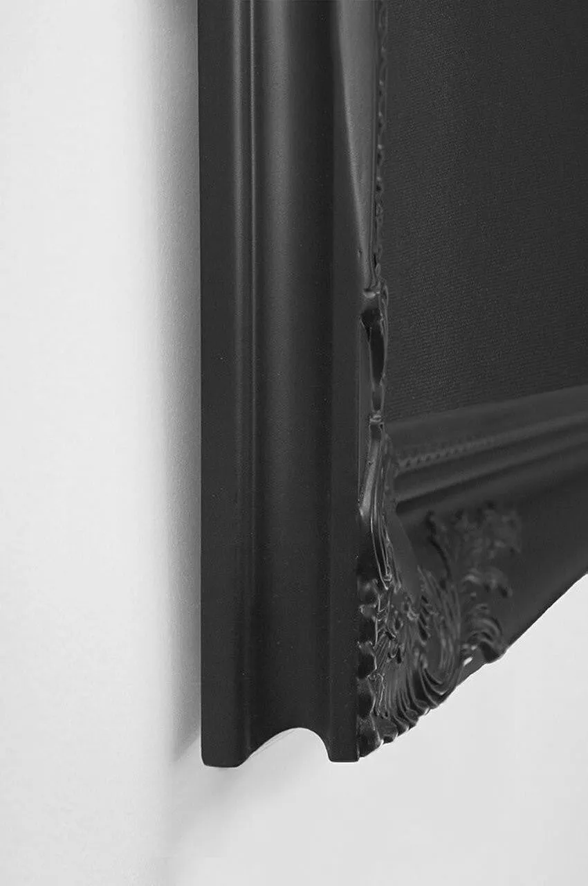Senora Emanuela' Canvas