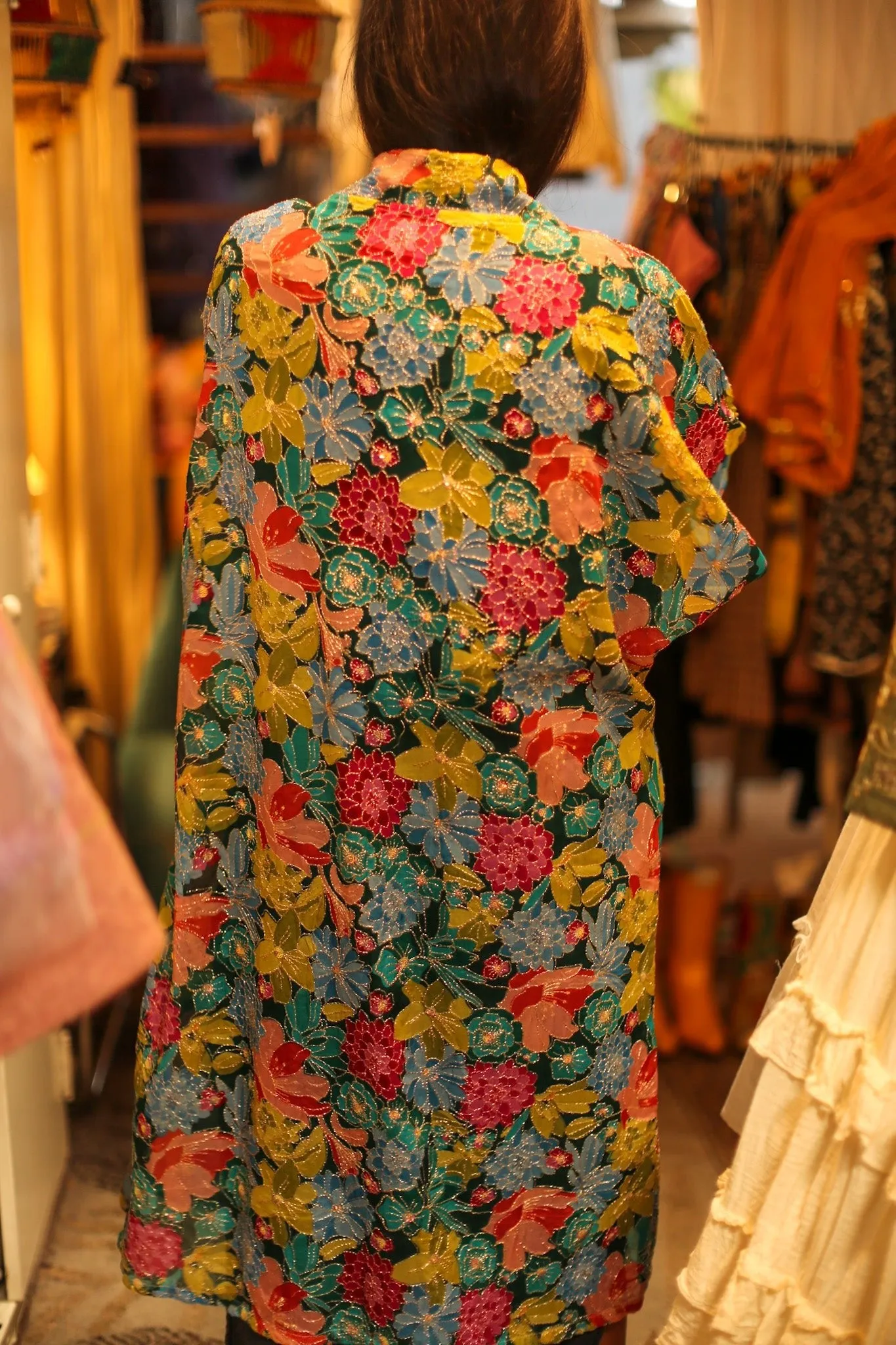 SILK EMBROIDERED KIMONO HANSU