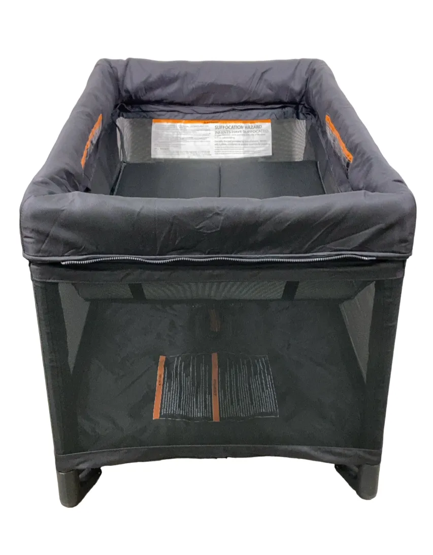 UPPAbaby REMI Playard, Jake (Charcoal)