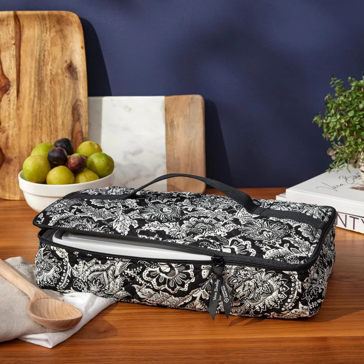 Vera Bradley Women's Cotton Heat Resistant Casserole Carrier, Java Black - Recycled Cotton, One Size